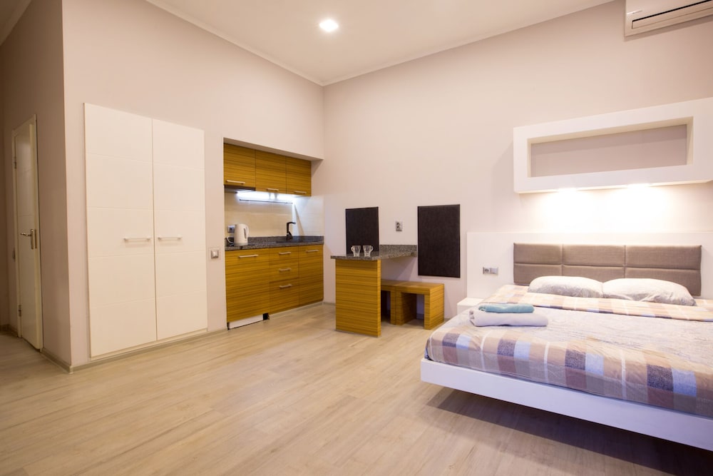 Deluxe Quadruple Room photo 2