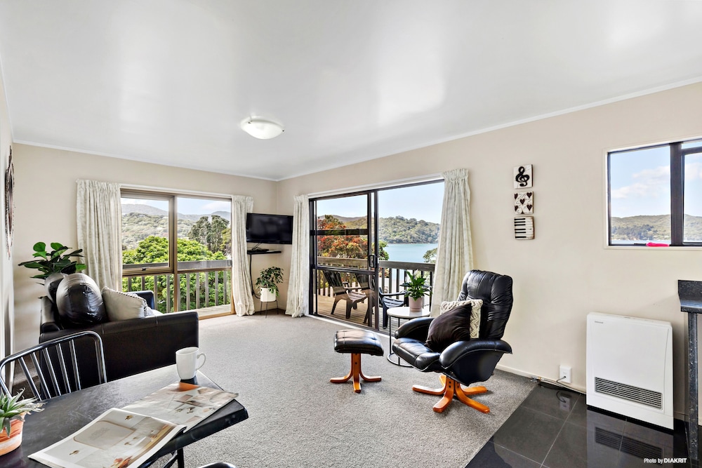 Premium One Bedroom Apartment, Full Sea View (Unit 5) photo 1