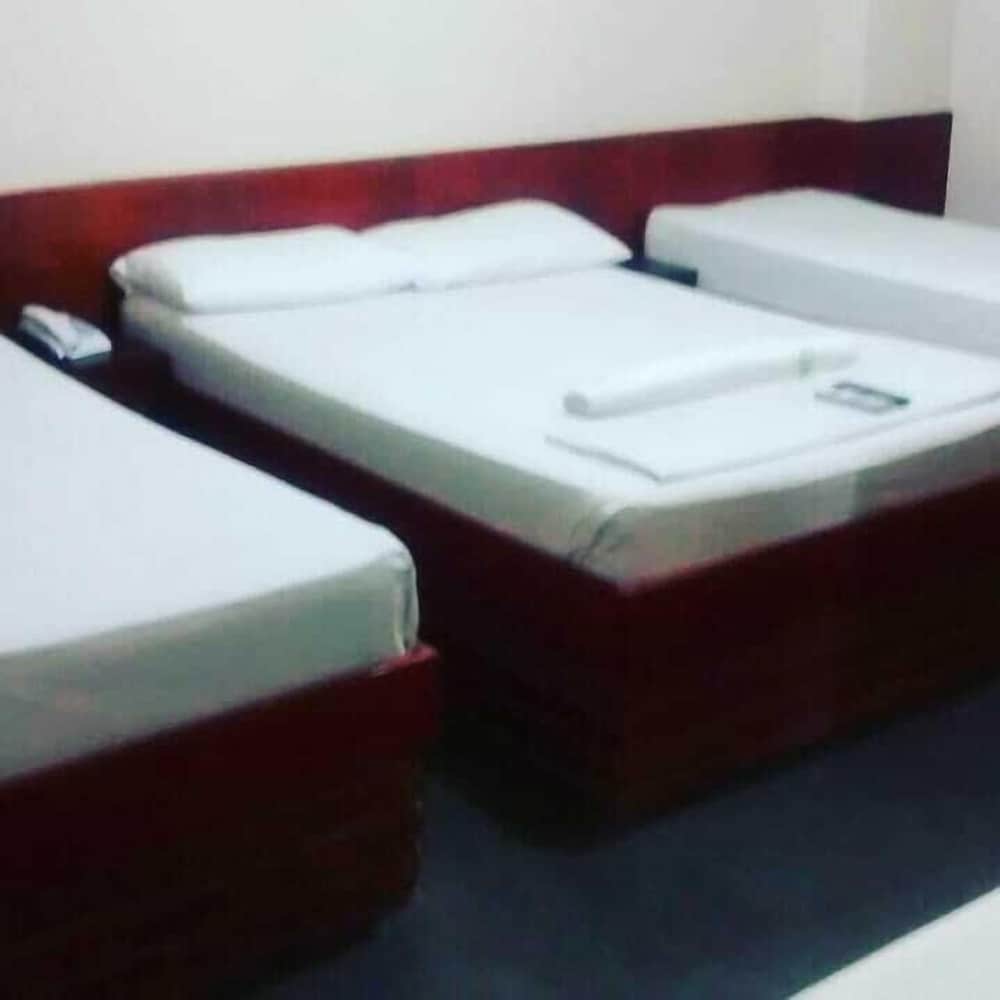 Economy Triple Room - Photo 1