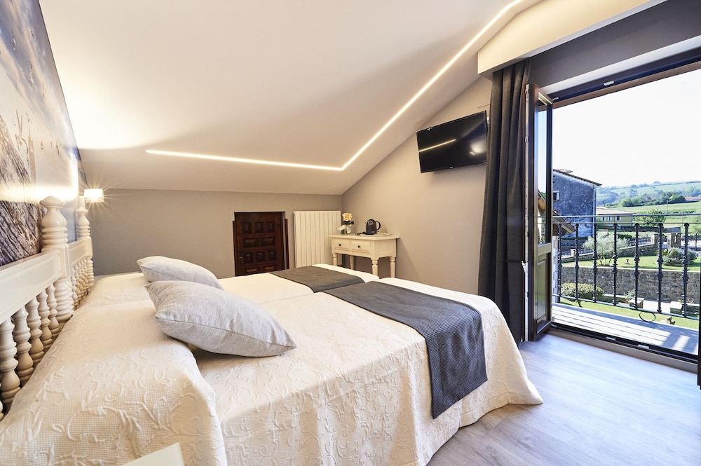 Triple Room, Balcony photo 3