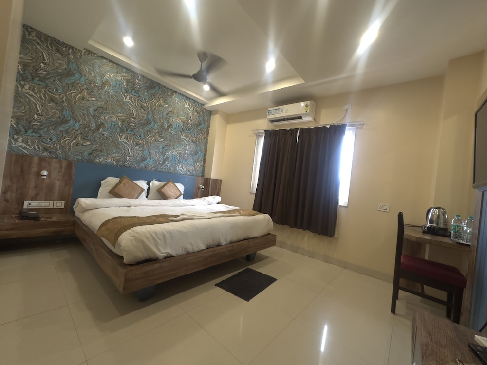 Deluxe Double Room, City View