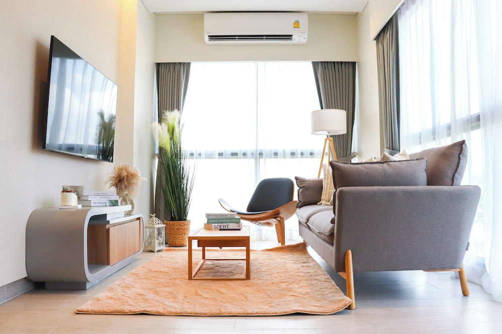 Superior Apartment, Lake View