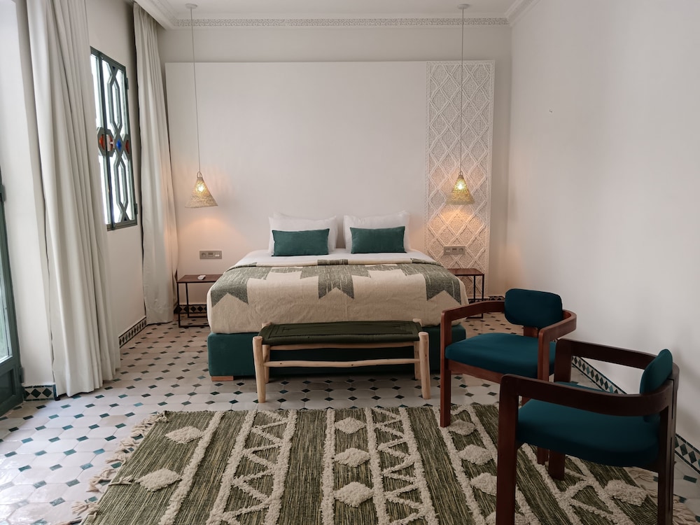 Junior Suite, 1 Bedroom, Non Smoking, Air conditioning thumbnail 6