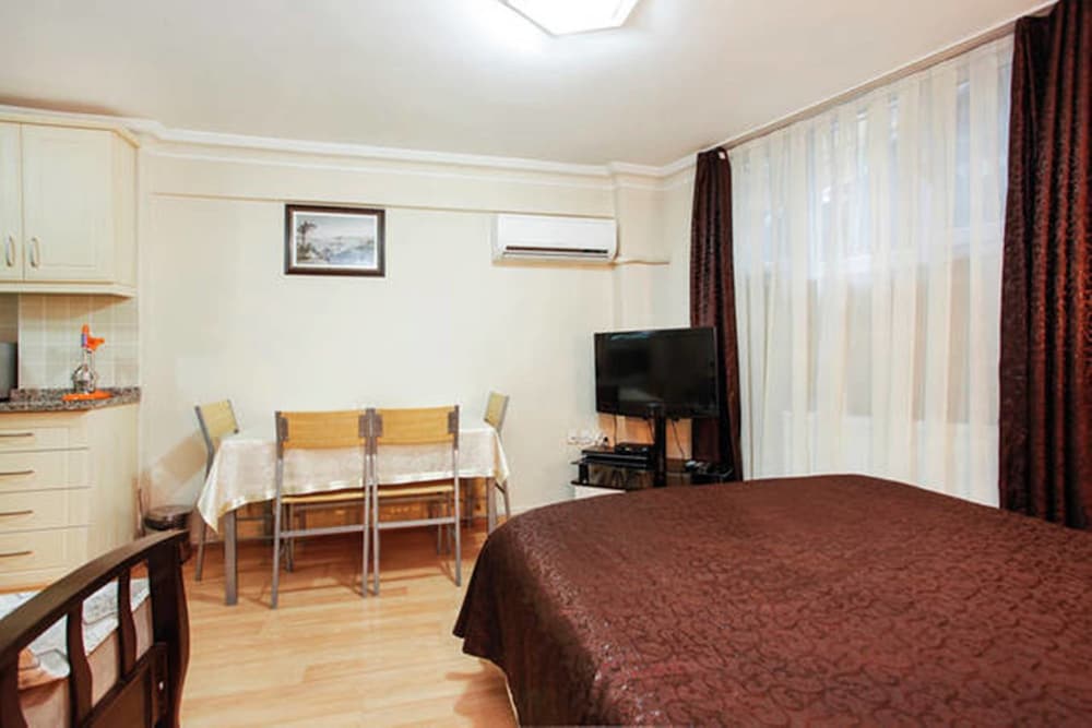 Basement Apartment photo 3