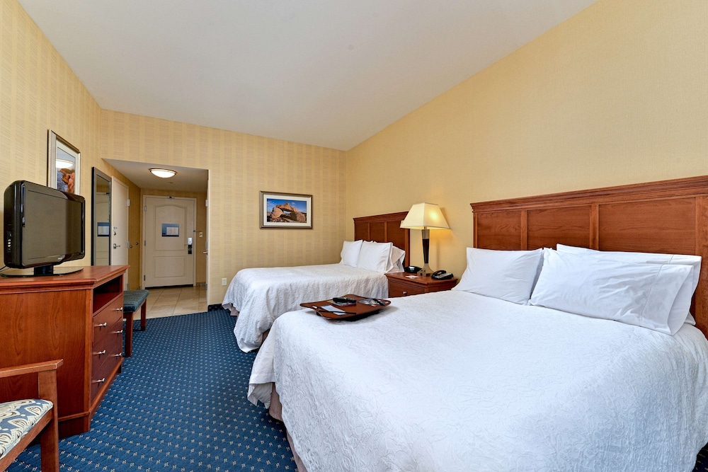 Two Queen Beds - Photo 4