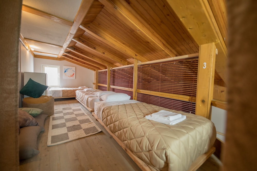 Design Shared Dormitory, 3 Twin Beds photo 1