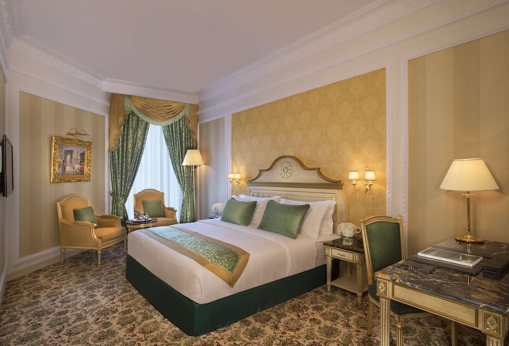 Junior Suite, 1 King Bed photo 2