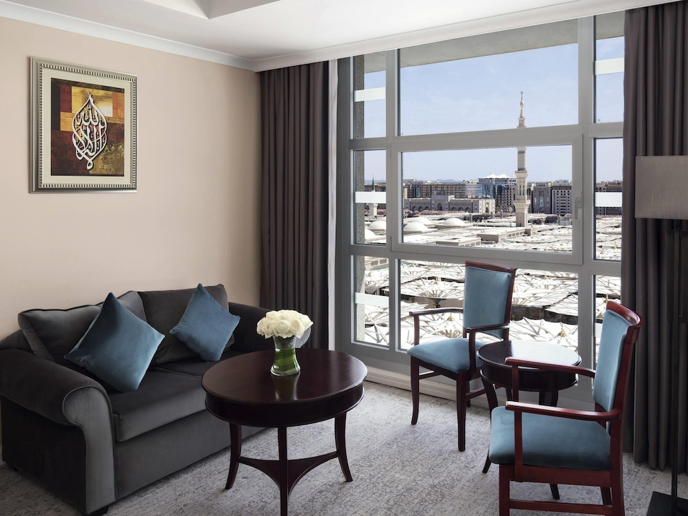 Executive Room, 1 King Bed (Business Lounge Access. Privilege) photo 1