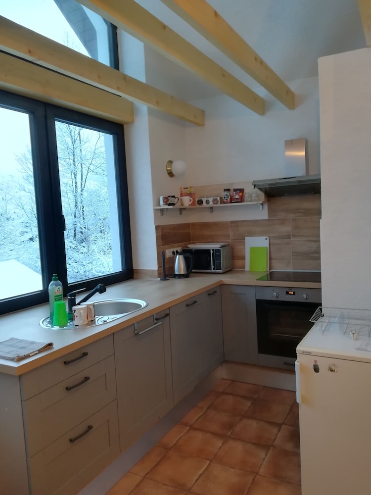Deluxe Apartment, Multiple Beds, Non Smoking, Hill View photo 2