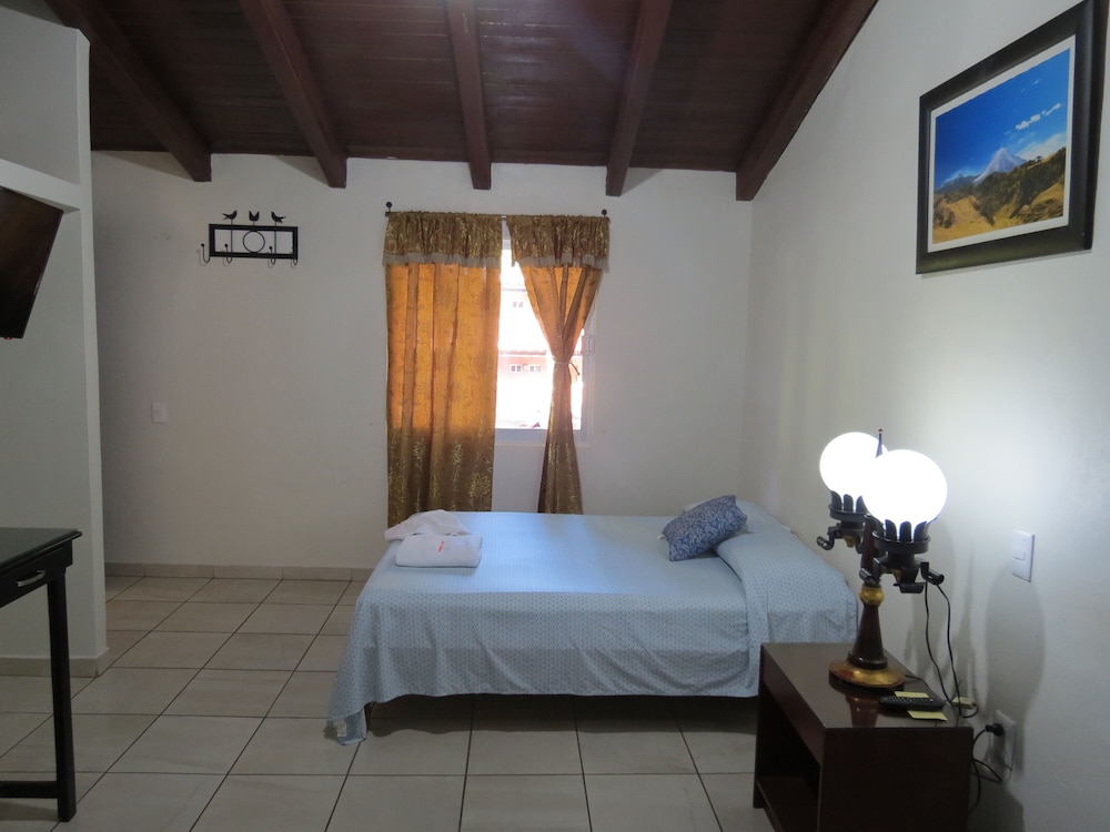 Standard Quadruple Room - Photo 6