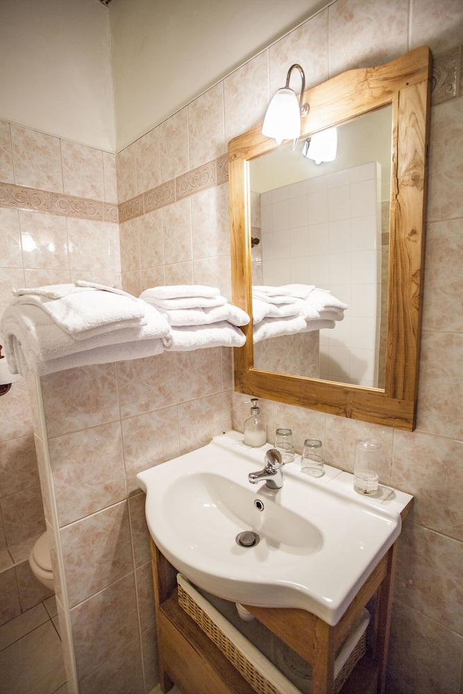 Family Suite, 2 Bedrooms, Garden View photo 2