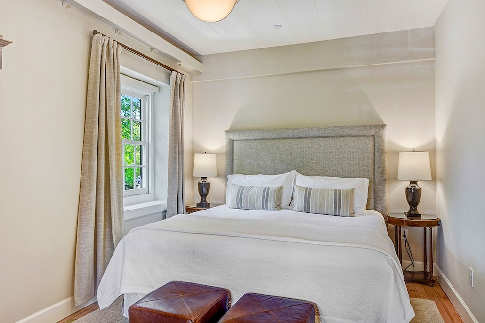 Suite, Multiple Beds, Balcony photo 2