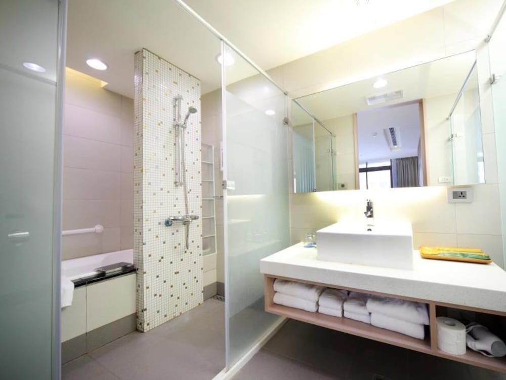 Business Suite, 2 Double Beds photo 2