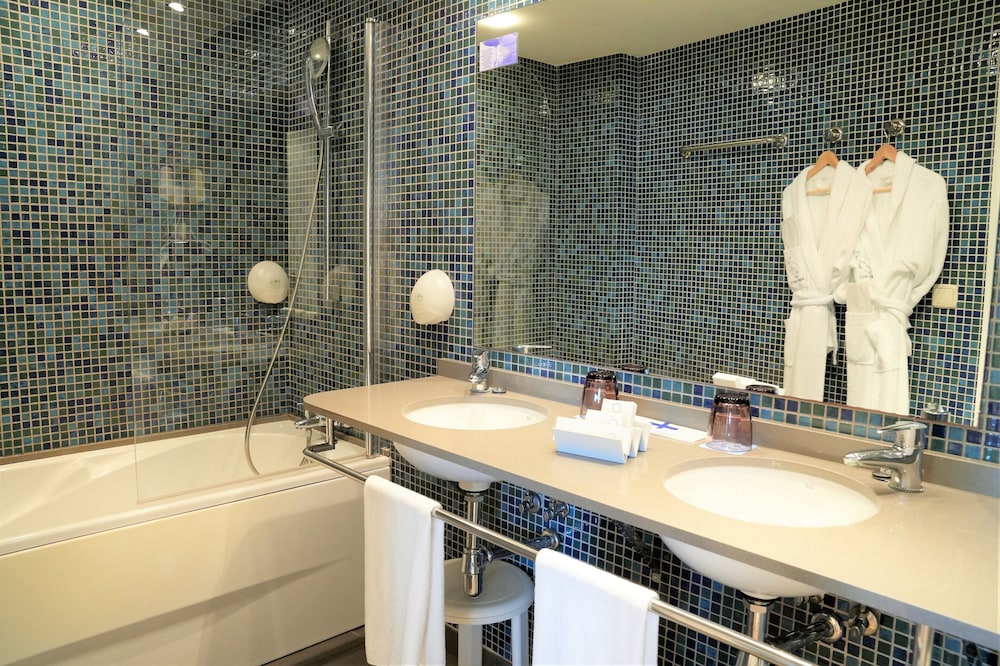 Junior Suite (2 Adults + 2 children) - Photo 6