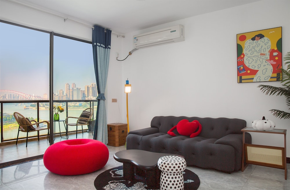 Comfort Apartment, 2 Queen Beds, Balcony, Ocean View photo 1