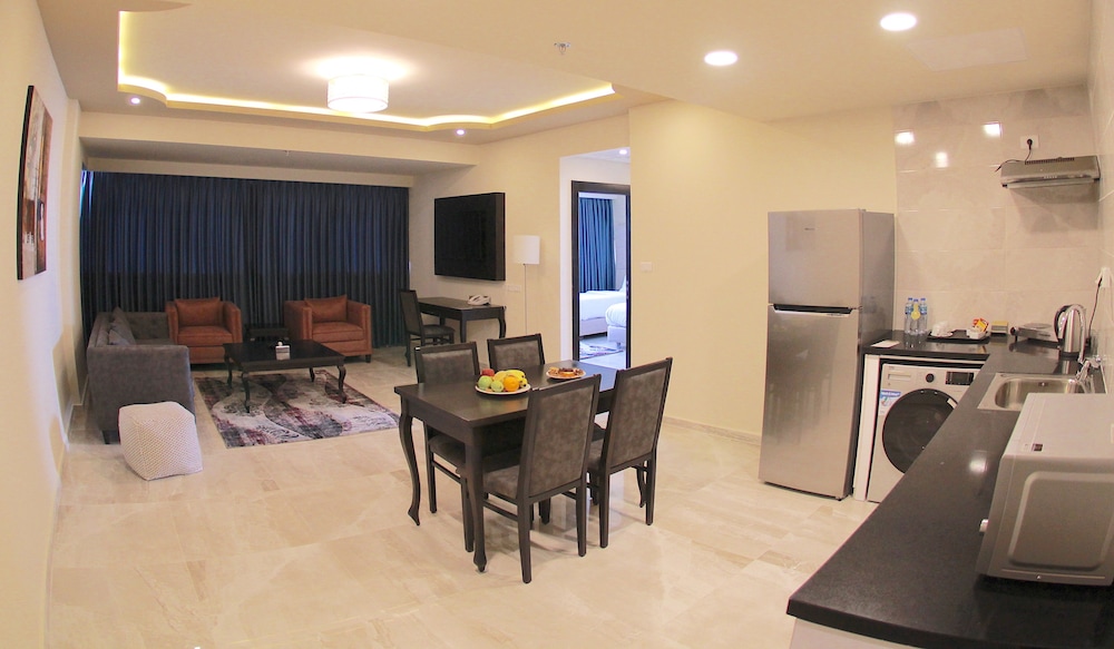Family Apartment, 2 Bedrooms, Kitchen, City View