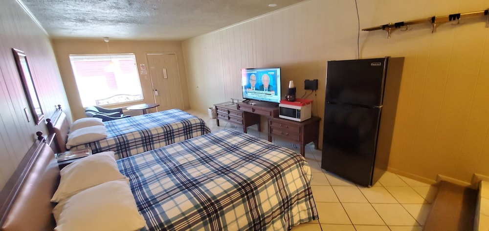 Deluxe Room, 2 Queen Beds photo 3