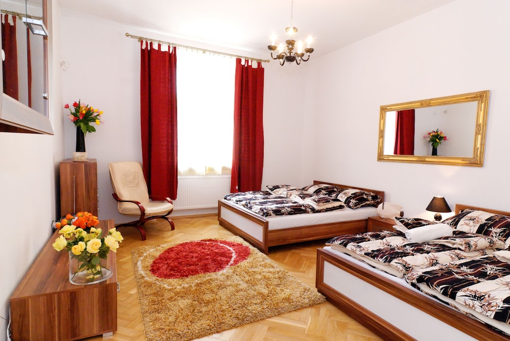 Apartment Selected at Check-In - different locations (6 adults) - Photo 10