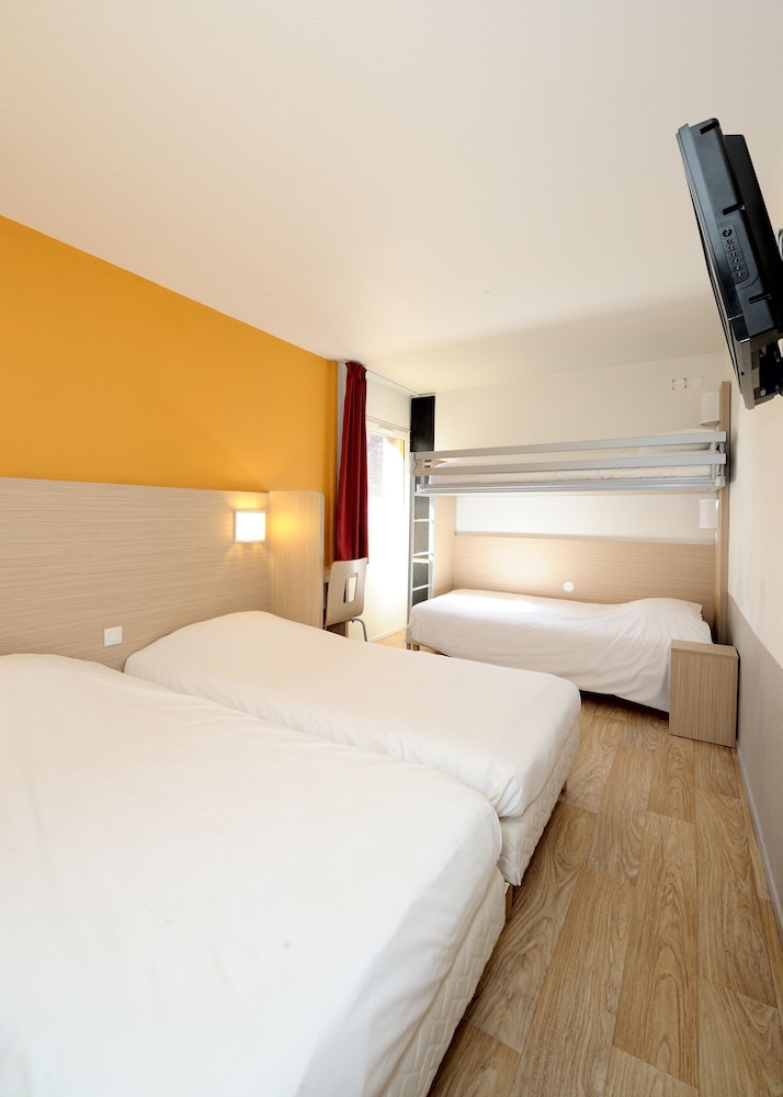 Quadruple Room - Photo 9