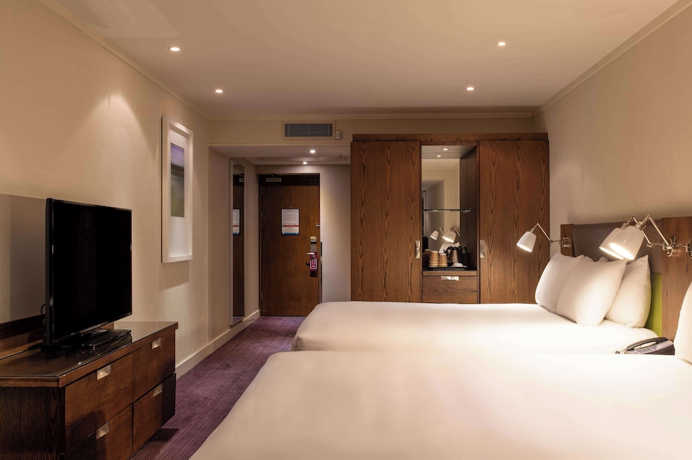 Family Quadruple Room thumbnail 5