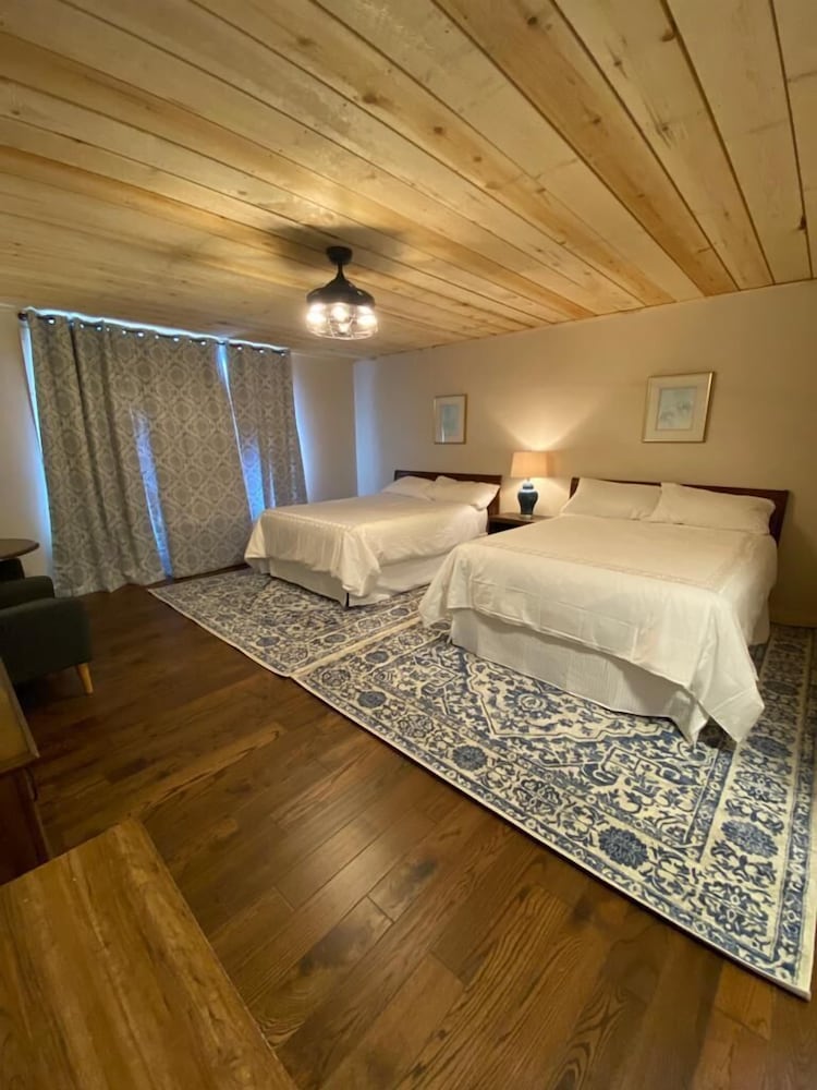 24 Deluxe Double Room