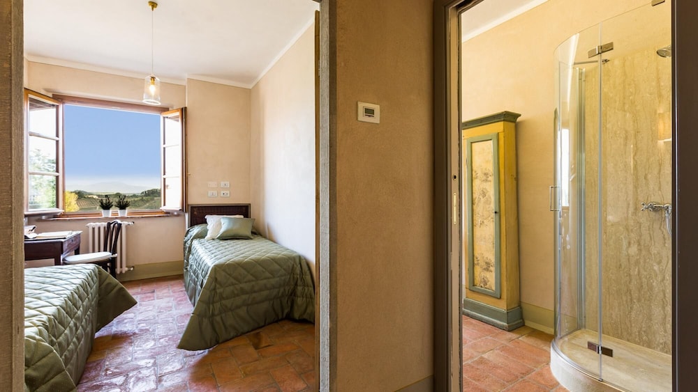 Villa photo 3