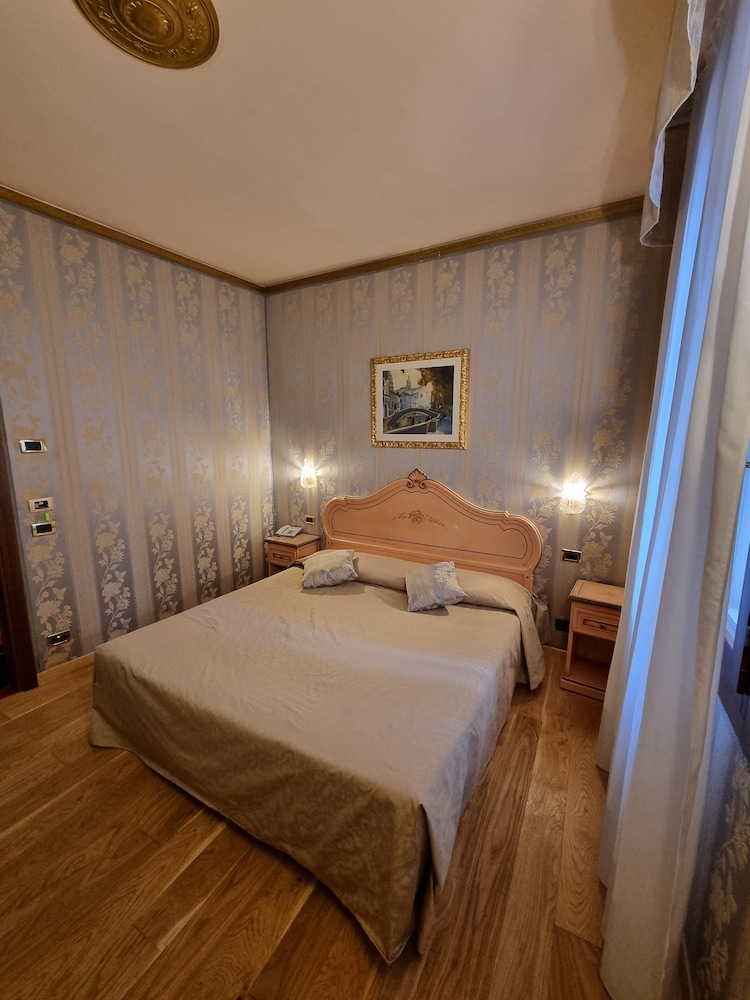 Classic Double Room photo 1