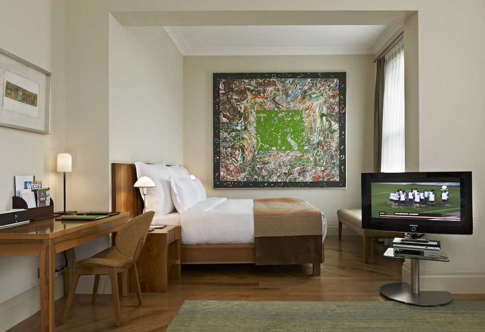 Deluxe Suite photo 3