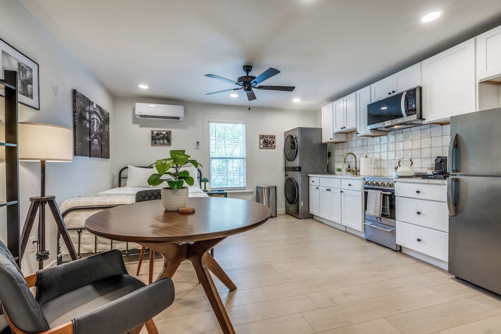 Studio Suite, Kitchen, City View photo 3