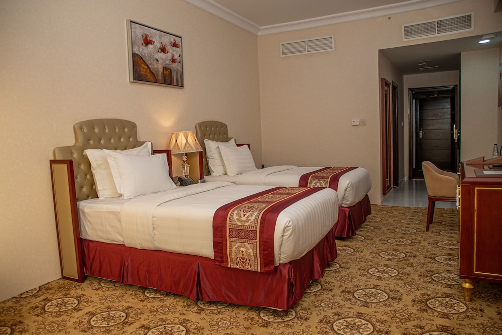 Deluxe Suite - Photo 1