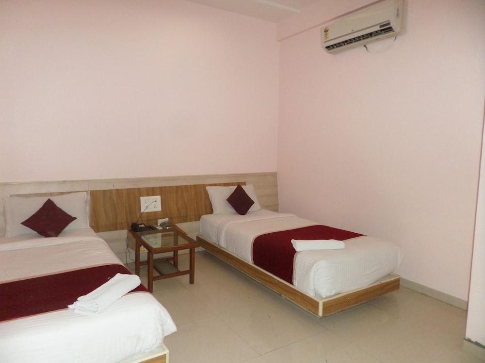 Twin Bed Ac photo 2