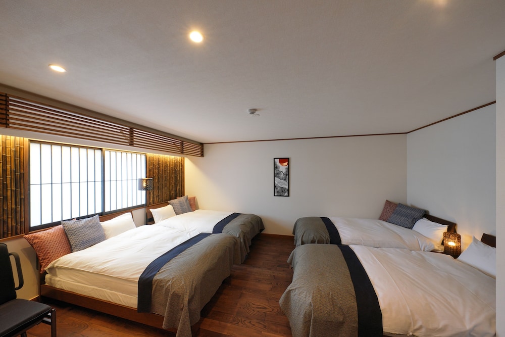 Japanese Western Style Family Room, 2 Bathrooms photo 2