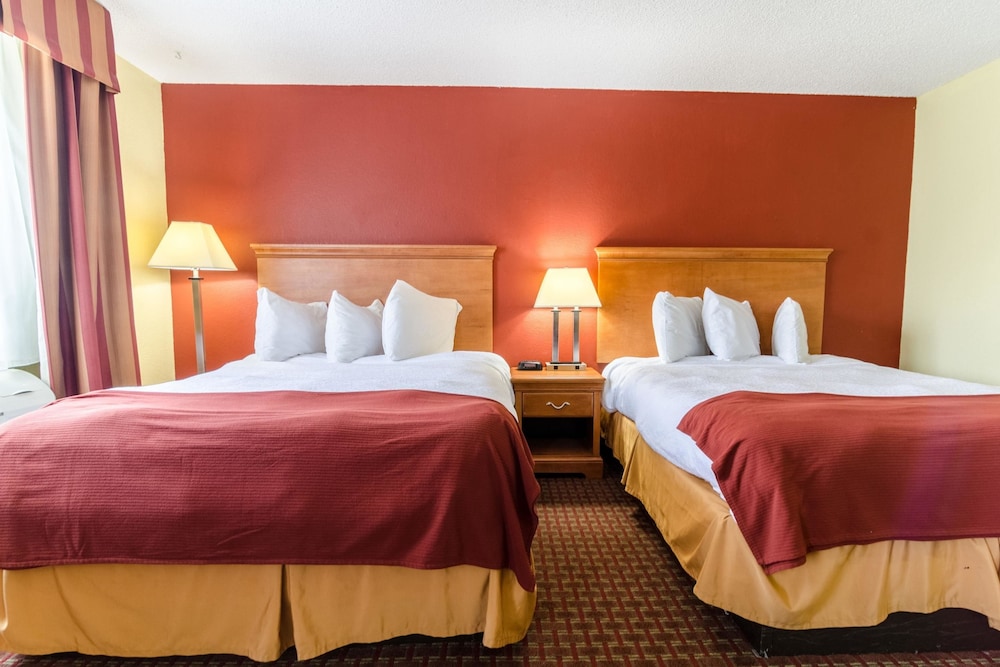 Suite, 2 Queen Beds, Non Smoking - Photo 3