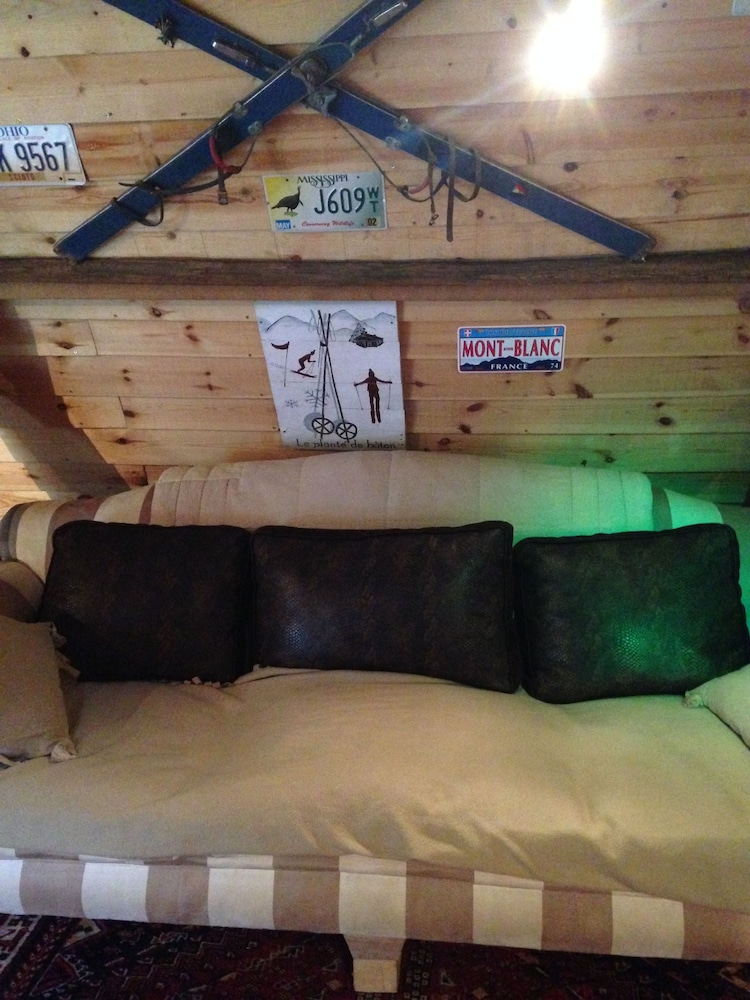 Studio, Balcony - Photo 2