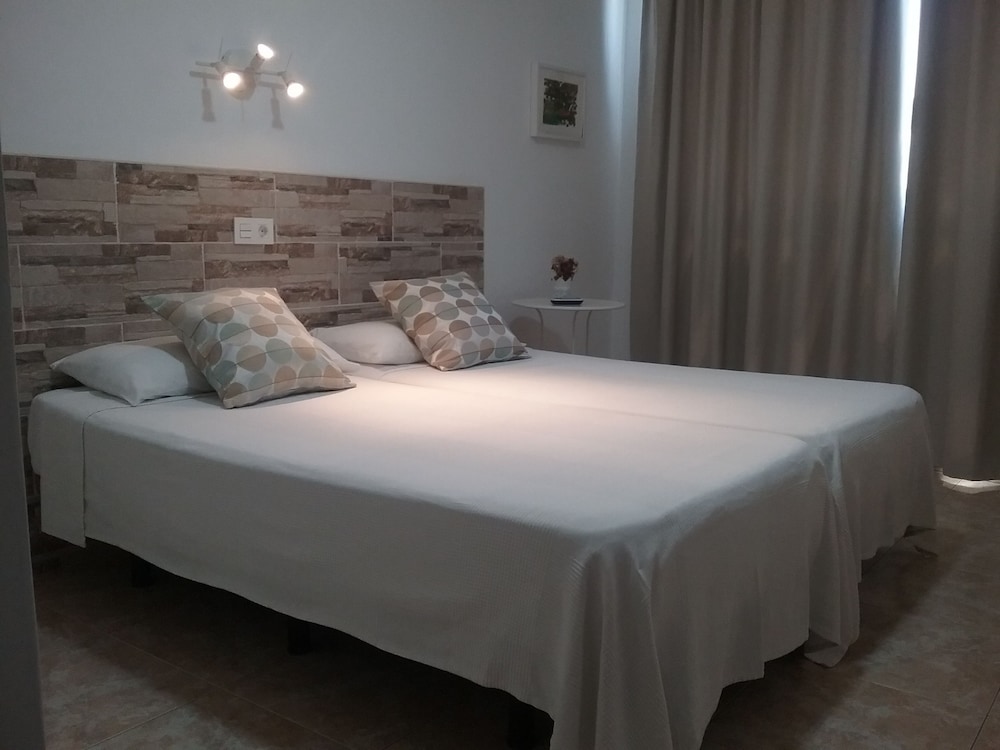 Double Room - Photo 2