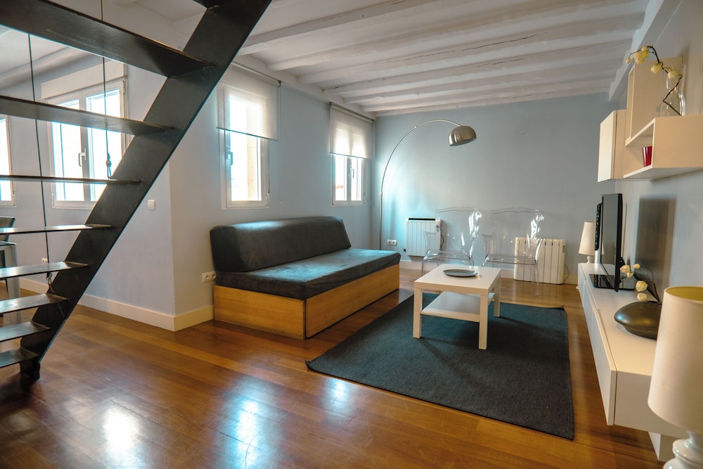 Duplex, 2 Bedrooms, 2 Bathrooms (6 Pax) photo 2