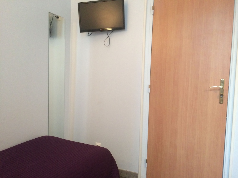 Single Room, Shared Bathroom photo 1