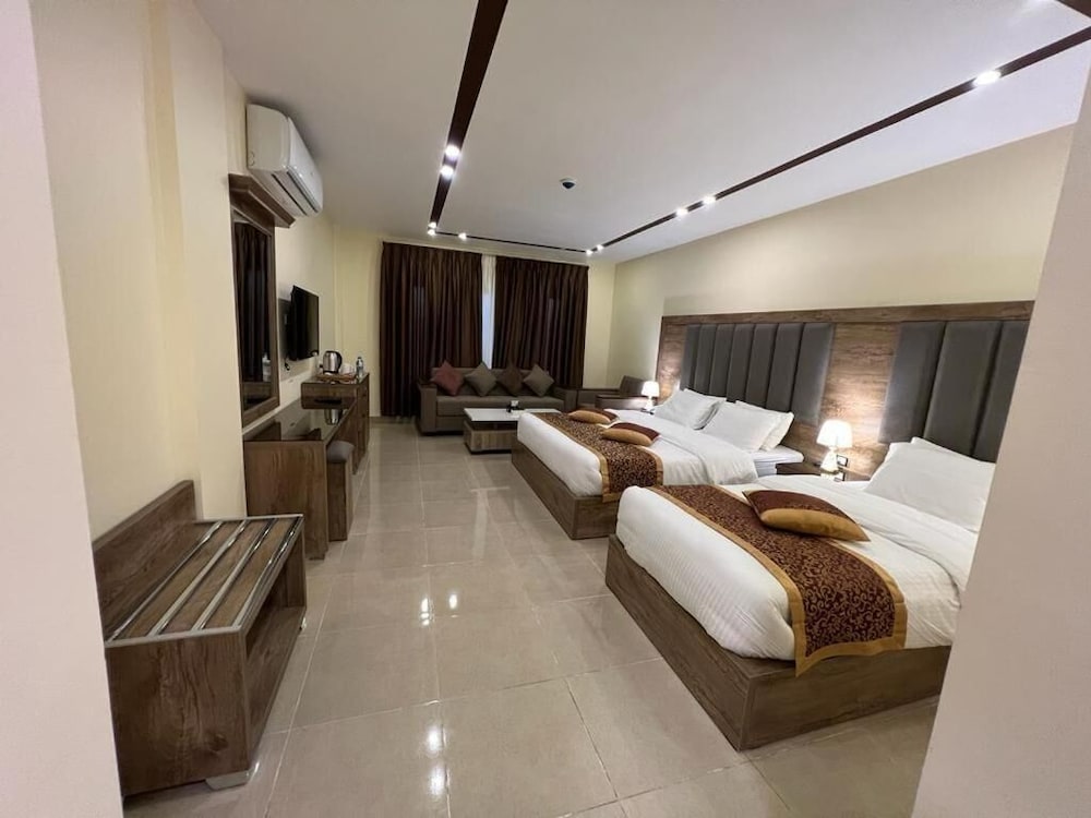 Family Suite, Multiple Beds photo 2