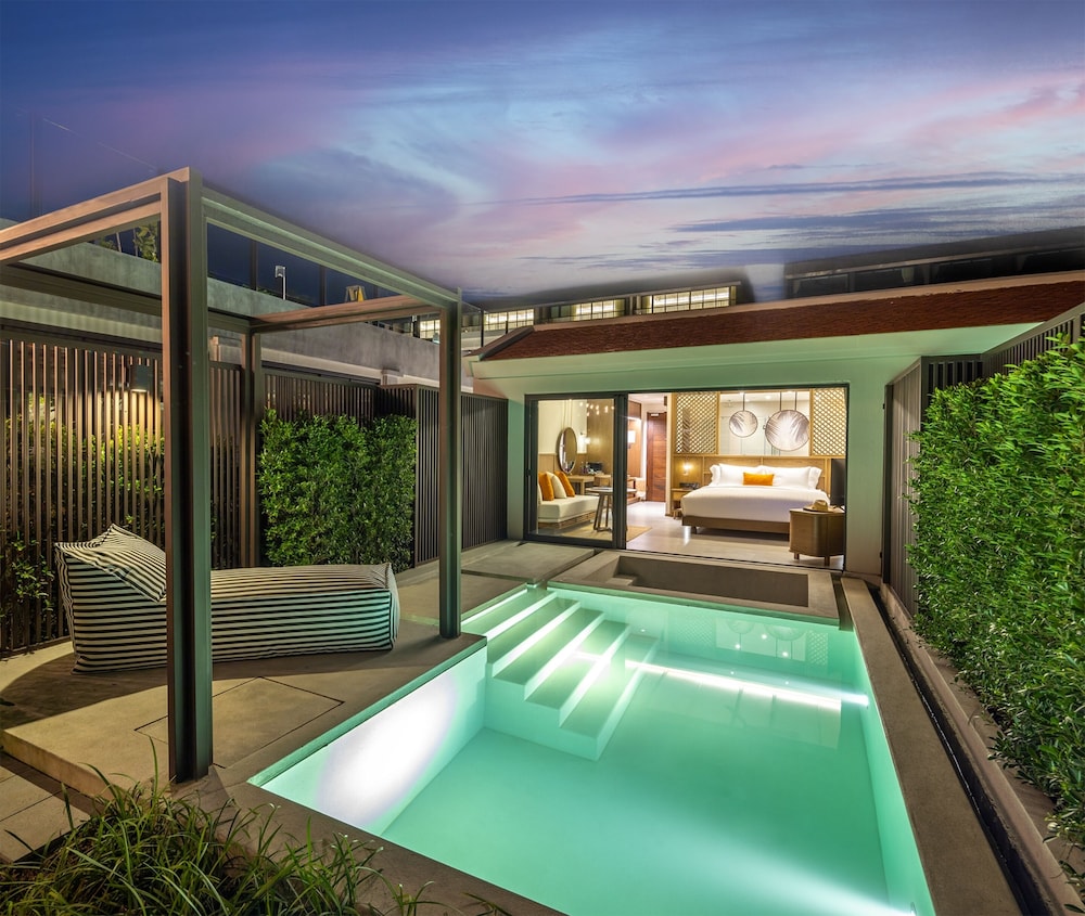 Beachfront Pool Villa - Photo 8