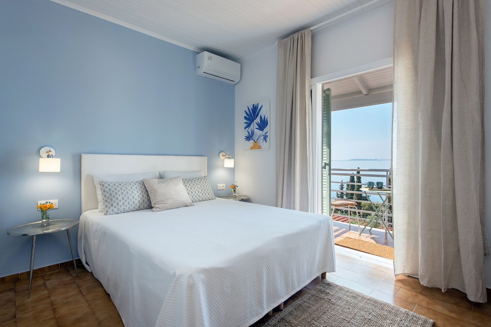 Studio, Sea View