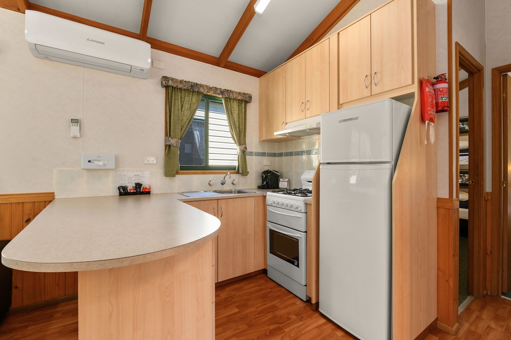 Riverfront Villa photo 3