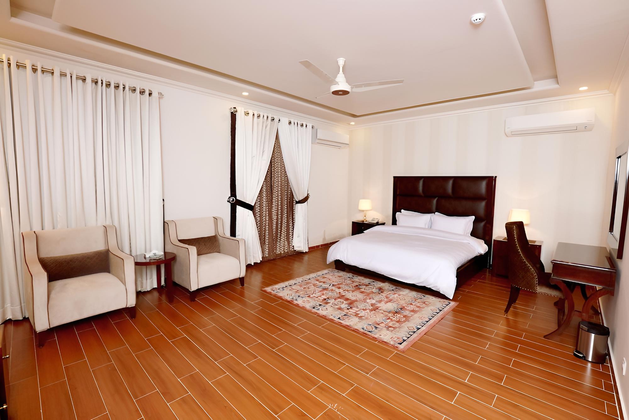 Executive Suite photo 2