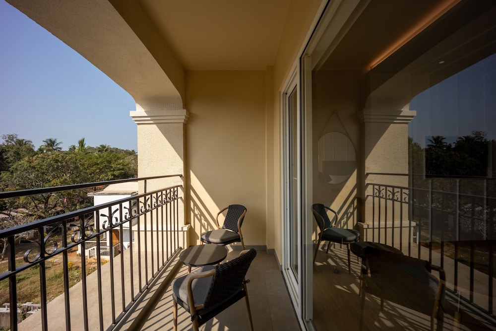 Standard Room, 1 King Bed, Balcony - Photo 13