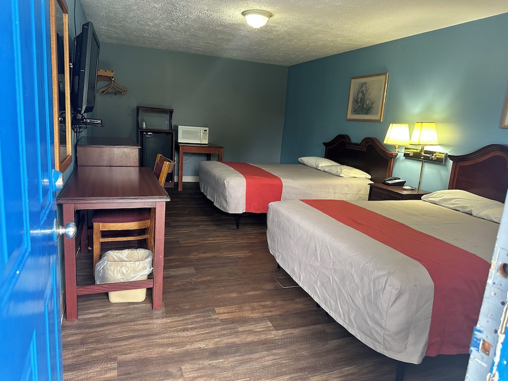 Standard Room, 2 Queen Beds photo 3
