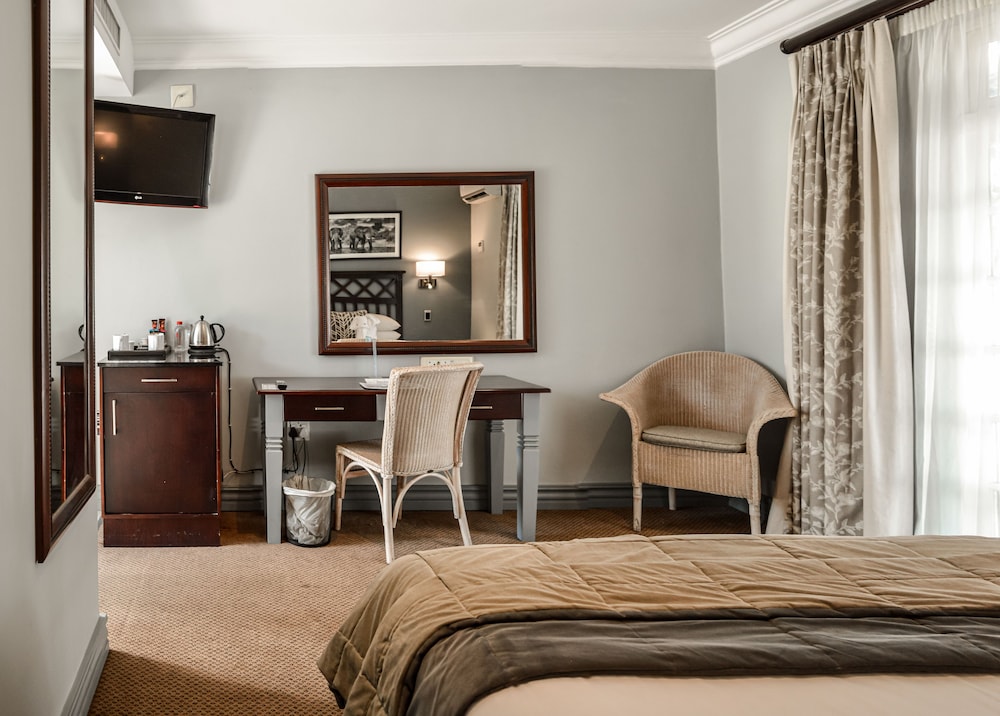 Standard Twin Room - Photo 8