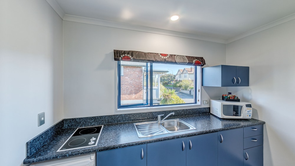 One Bedroom Unit - Photo 3