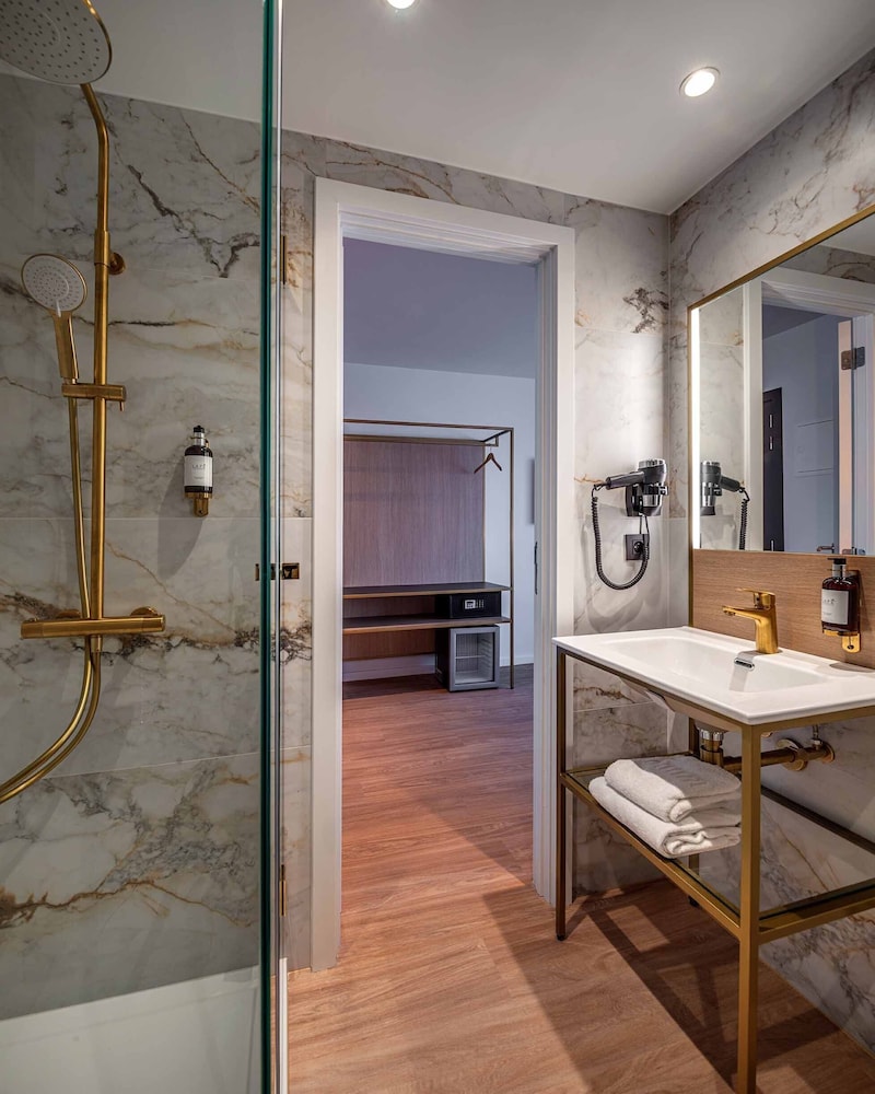 Classic Triple Room (Family) - Photo 5
