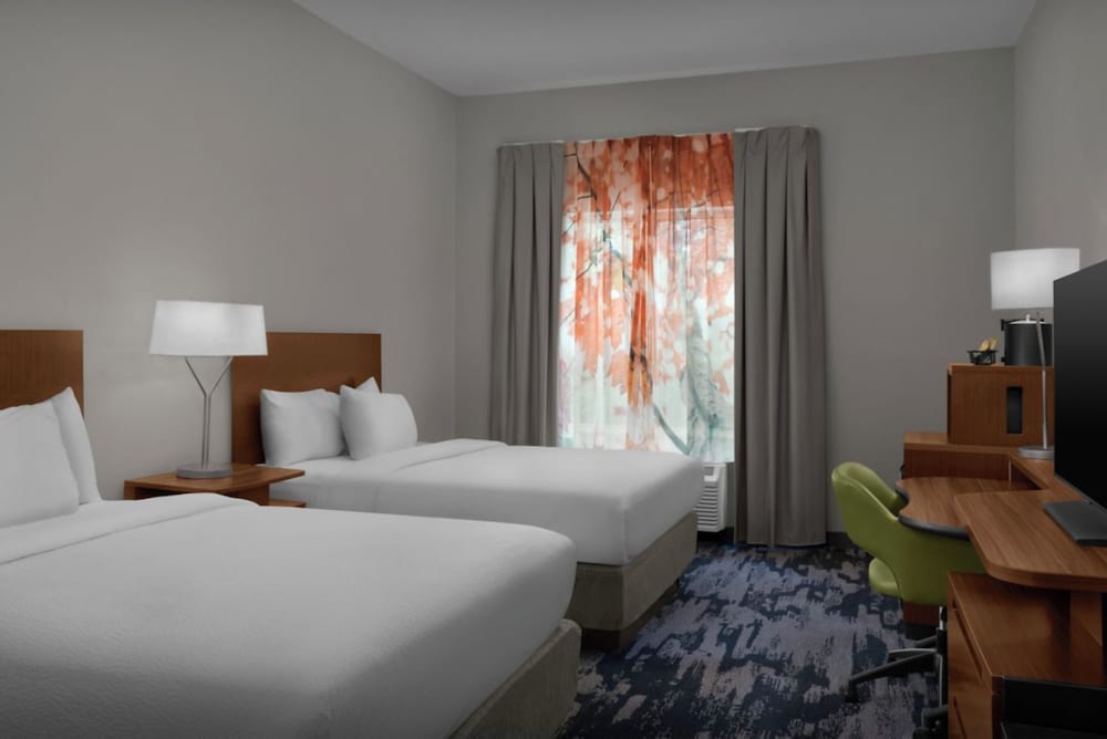 Room, 2 Queen Beds photo 1