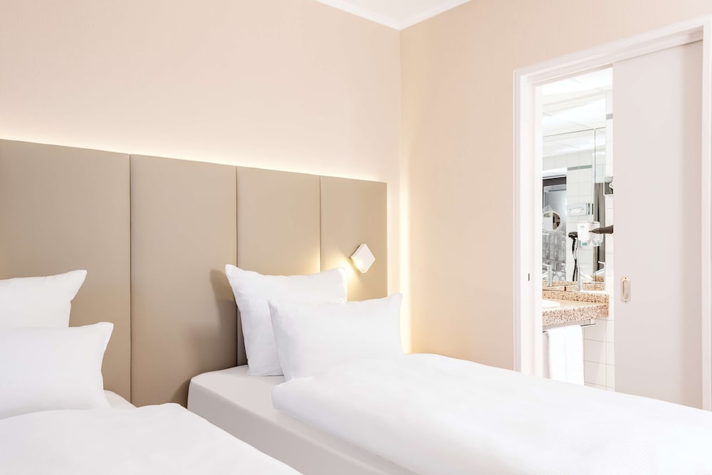 Junior Suite, Courtyard Area (Extra Bed 3 adults)