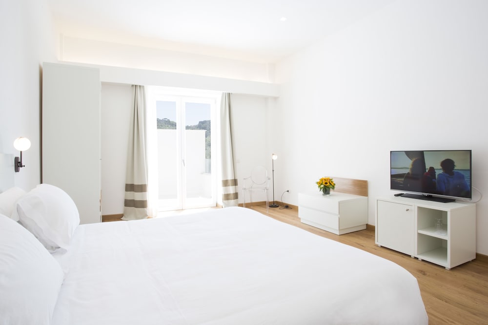 Junior Suite (Jacuzzi) photo 2